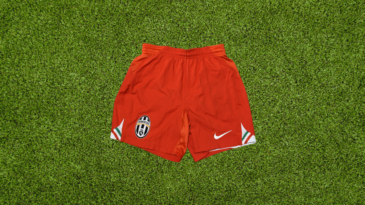 Juventus 2005/06 third x Shorts (YOUTH S) *BRAND NEW WITH TAGS